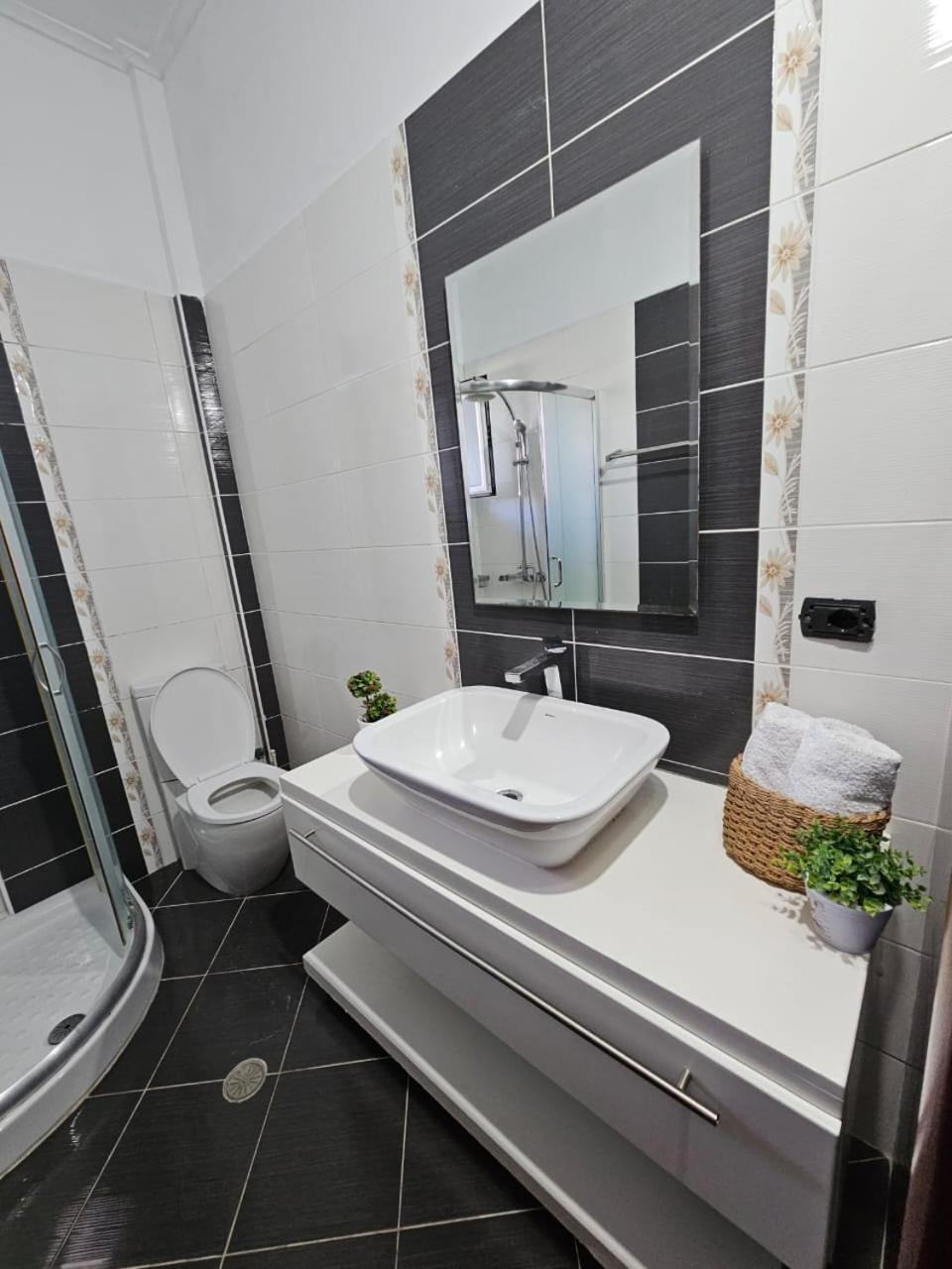 Leon Sea View Apartment Saranda Zewnętrze zdjęcie